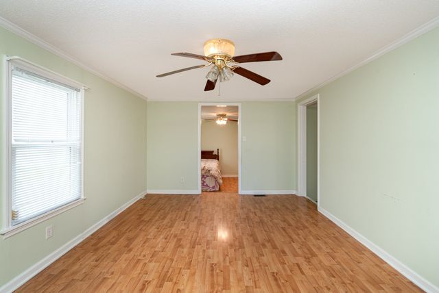 942 Youngs Ln, Nashville, TN 37207