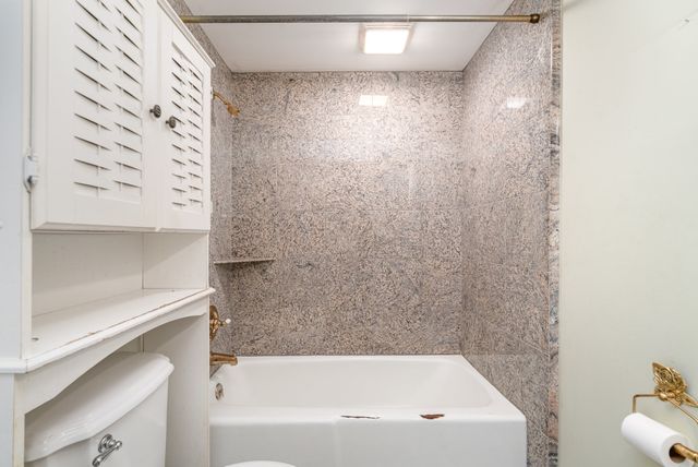 942 Youngs Ln, Nashville, TN 37207