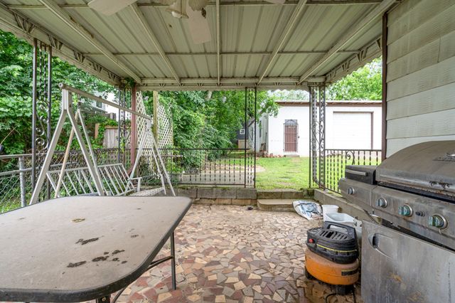 942 Youngs Ln, Nashville, TN 37207