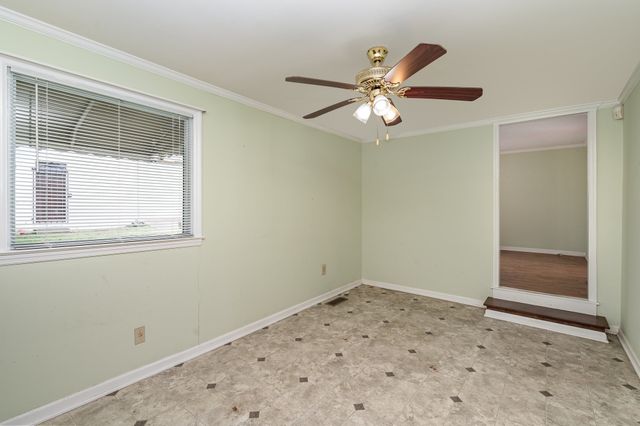 942 Youngs Ln, Nashville, TN 37207