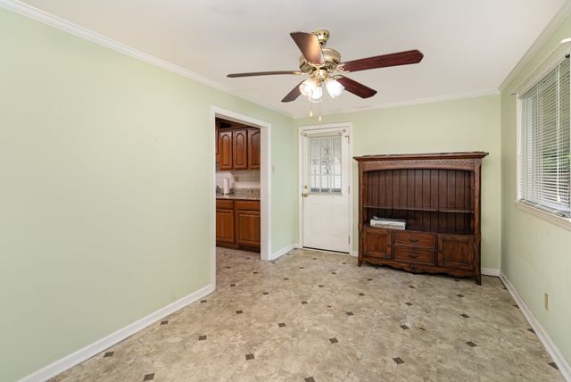 942 Youngs Ln, Nashville, TN 37207