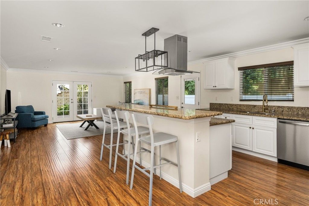 2152 N Greenbrier Road, Long Beach, CA 90815 — photo 2