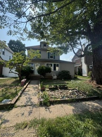 217 Glenwood Rd, Elizabeth City, NJ 07208