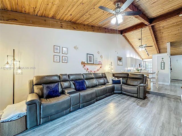 10340 Laurel Ct, Pembroke Pines, FL 33026