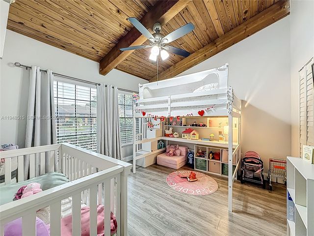 10340 Laurel Ct, Pembroke Pines, FL 33026