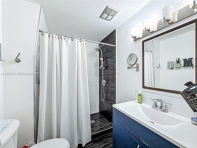 10340 Laurel Ct, Pembroke Pines, FL 33026