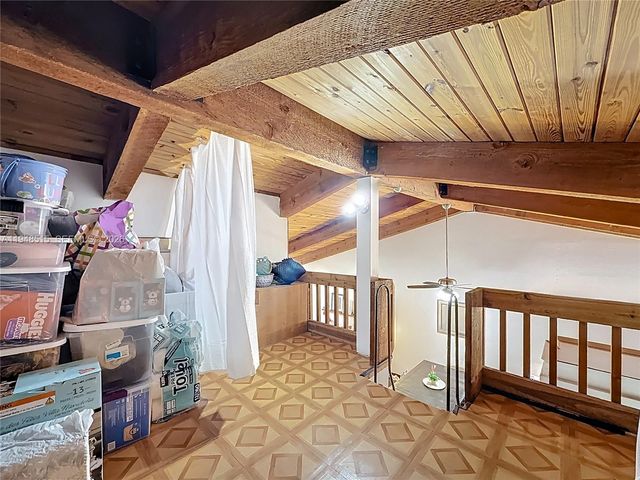 10340 Laurel Ct, Pembroke Pines, FL 33026