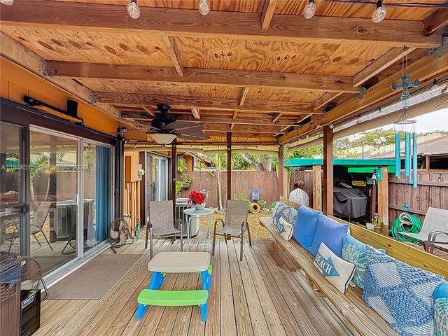 10340 Laurel Ct, Pembroke Pines, FL 33026