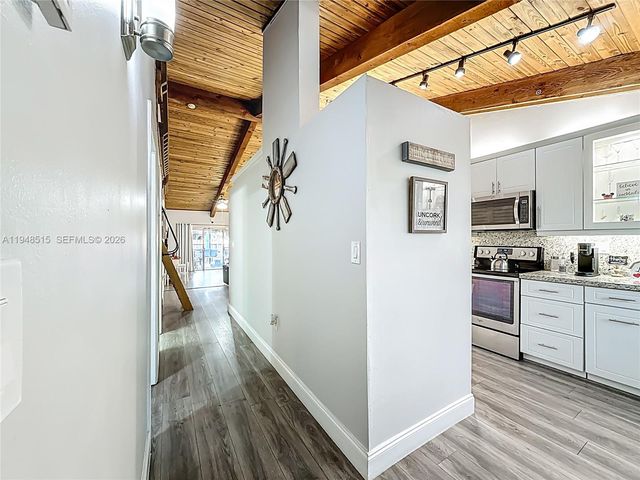 10340 Laurel Ct, Pembroke Pines, FL 33026