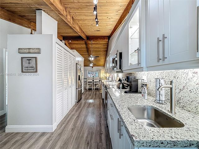 10340 Laurel Ct, Pembroke Pines, FL 33026