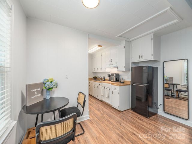 3 Forestdale Drive, Asheville, NC 28803