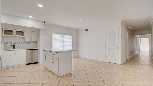 2953 SW 23rd St 55, Miami, FL 33145