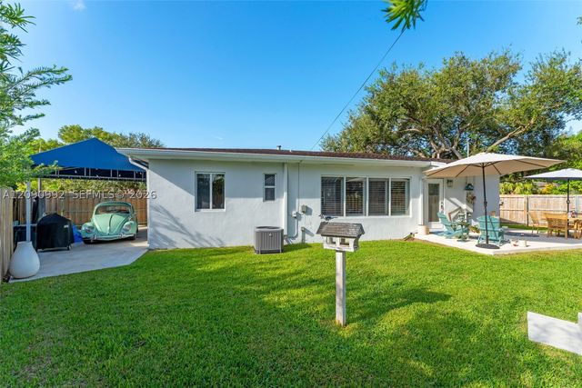 6891 SW 48th Ter, Miami, FL 33155