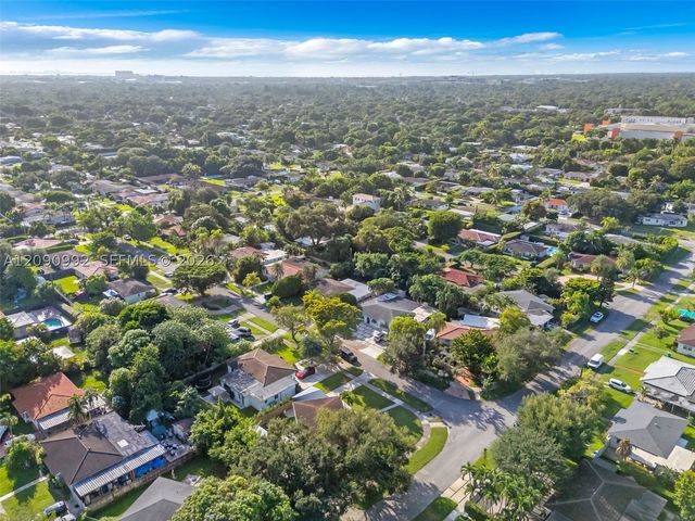 6891 SW 48th Ter, Miami, FL 33155