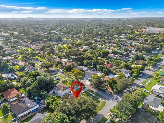 6891 SW 48th Ter, Miami, FL 33155