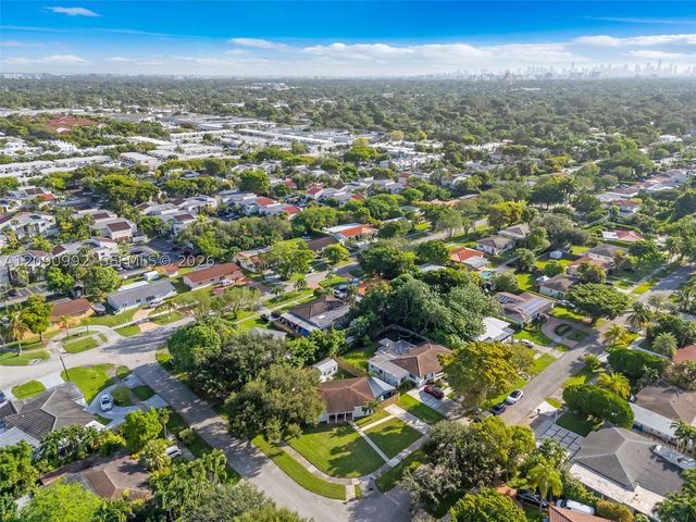 6891 SW 48th Ter, Miami, FL 33155