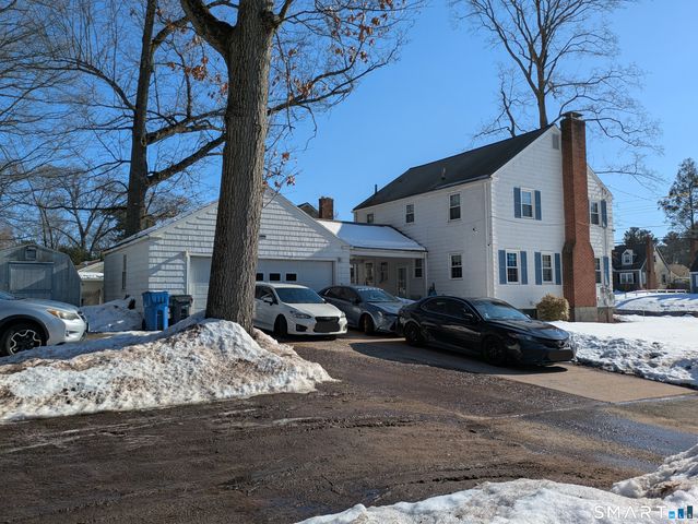 739 Center Street, Manchester, CT 06040