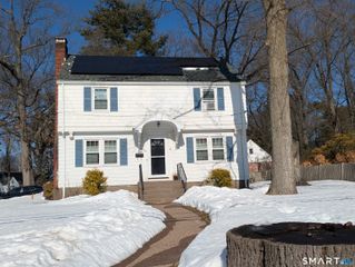 739 Center Street, Manchester, CT 06040