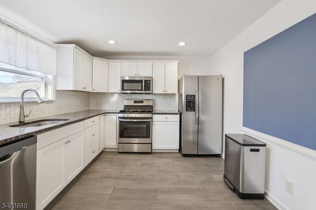 60 Searing St, Dover Town, NJ 07801