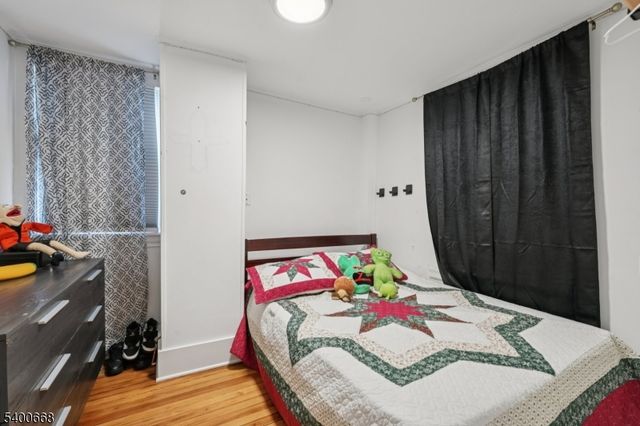 60 Searing St, Dover Town, NJ 07801