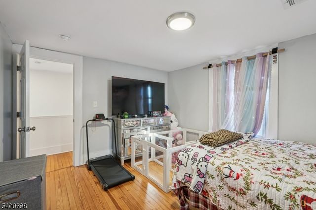 60 Searing St, Dover Town, NJ 07801