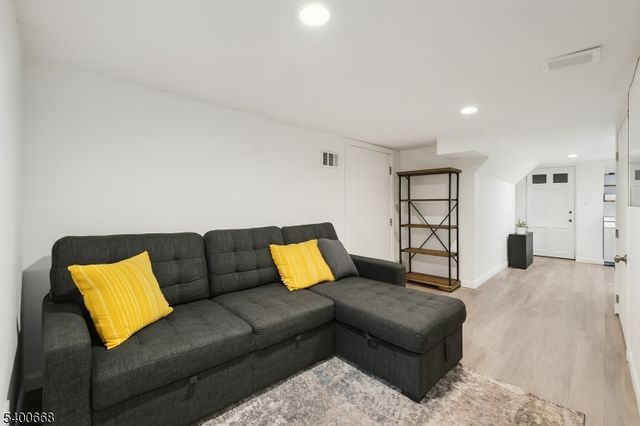 60 Searing St, Dover Town, NJ 07801