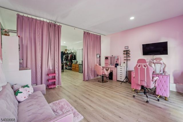 60 Searing St, Dover Town, NJ 07801