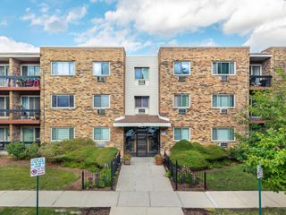 430 Home Avenue 303S, Oak Park, IL 60302