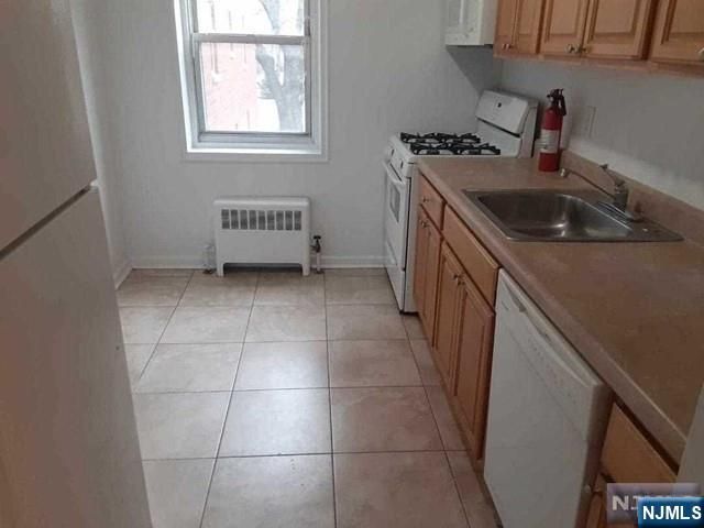 2350 Linwood Avenue 2H, Fort Lee, NJ 07024