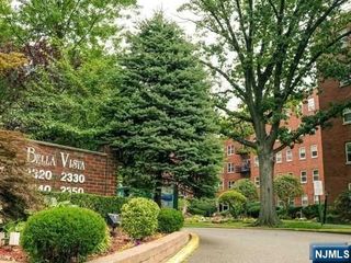 2350 Linwood Avenue 2H, Fort Lee, NJ 07024