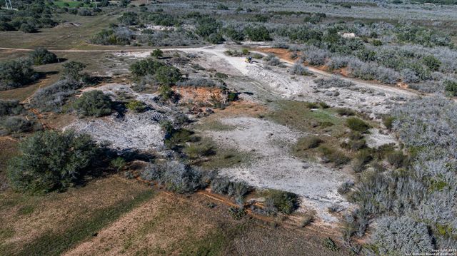 1173 Charco Rd, Tuleta, TX 78162