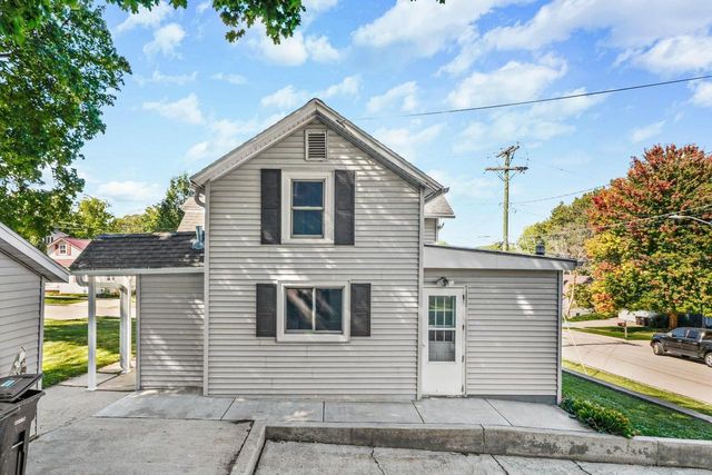 225 Hillside Avenue, Stoughton, WI 53589