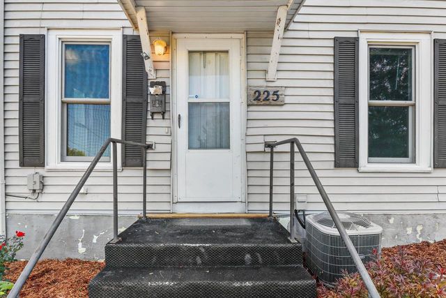 225 Hillside Avenue, Stoughton, WI 53589