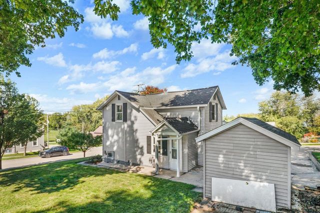 225 Hillside Avenue, Stoughton, WI 53589