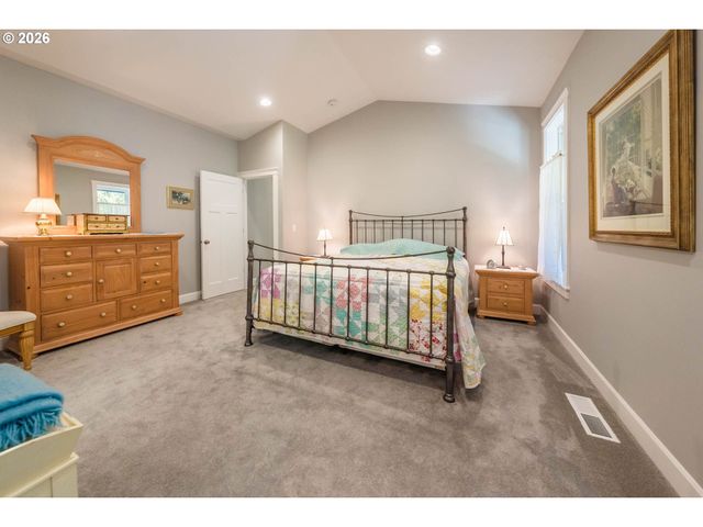 5762 Ne VOYAGE Way, Lincoln City, OR 97367