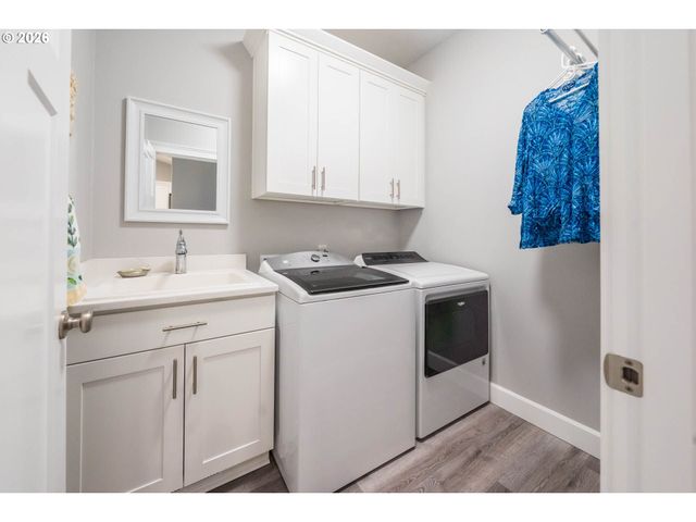 5762 Ne VOYAGE Way, Lincoln City, OR 97367