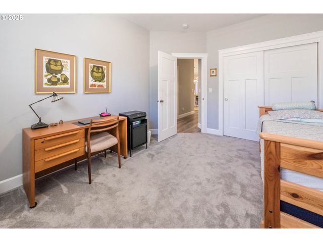 5762 Ne VOYAGE Way, Lincoln City, OR 97367