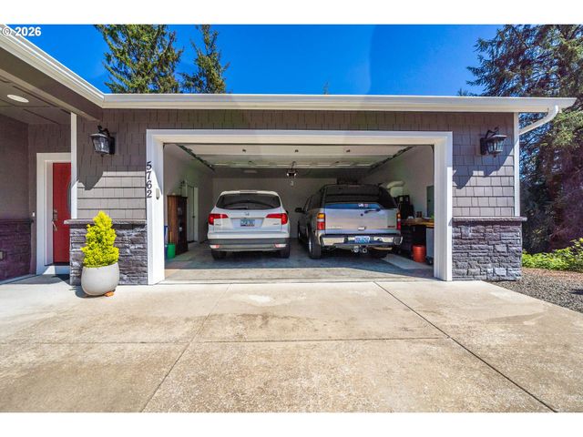 5762 Ne VOYAGE Way, Lincoln City, OR 97367