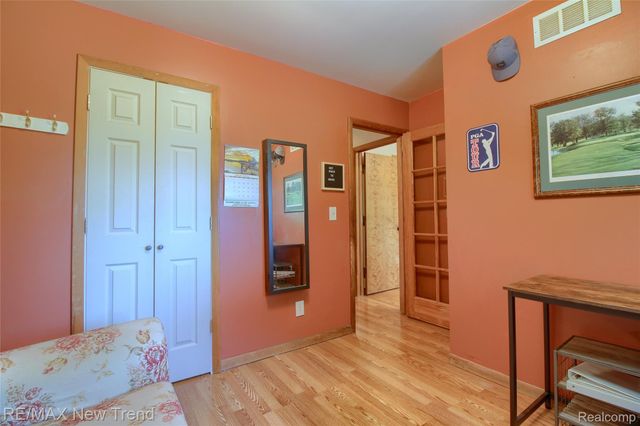 2475 Jackson Boulevard, Highland Charter Township, MI 48356