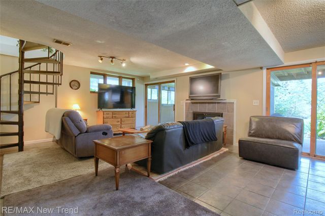 2475 Jackson Boulevard, Highland Charter Township, MI 48356