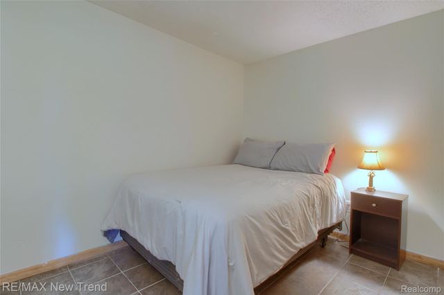 2475 Jackson Boulevard, Highland Charter Township, MI 48356