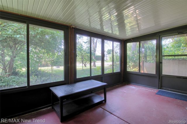 2475 Jackson Boulevard, Highland Charter Township, MI 48356