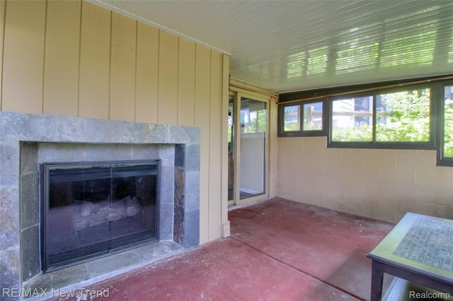 2475 Jackson Boulevard, Highland Charter Township, MI 48356