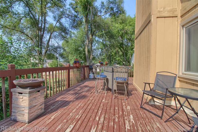 2475 Jackson Boulevard, Highland Charter Township, MI 48356