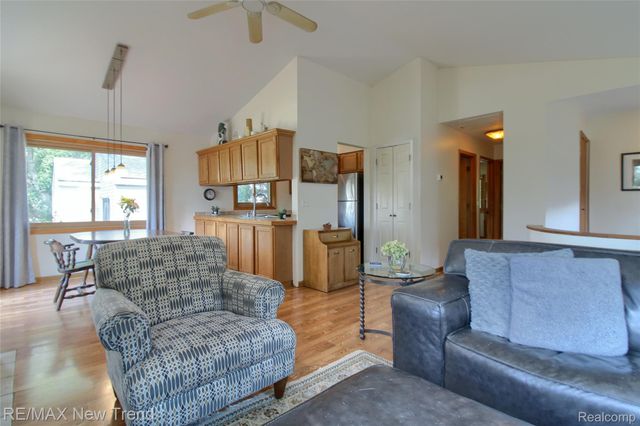 2475 Jackson Boulevard, Highland Charter Township, MI 48356