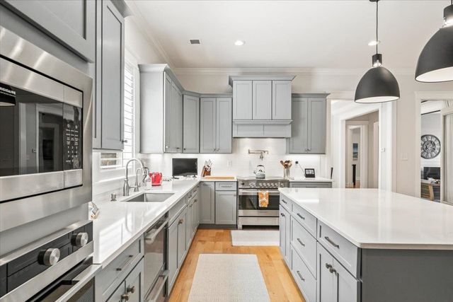 421 CATAWBA VALLEY DR, Collierville, TN 38017