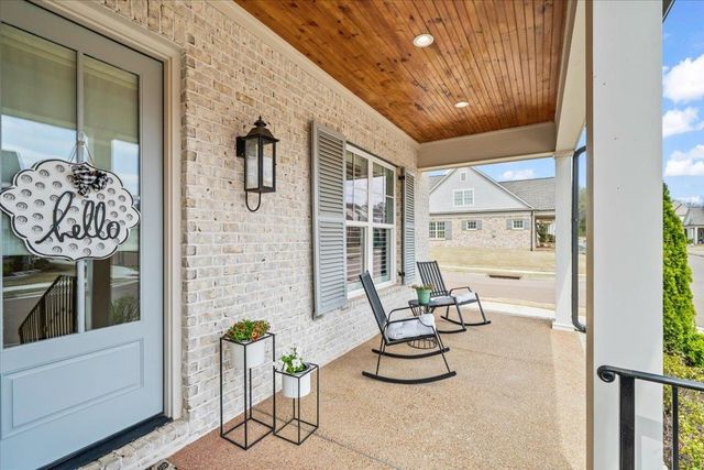 421 CATAWBA VALLEY DR, Collierville, TN 38017