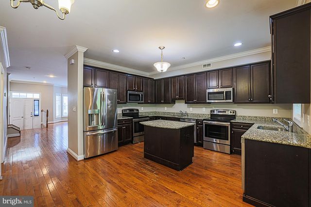 3709 FORDS LN, Baltimore, MD 21215