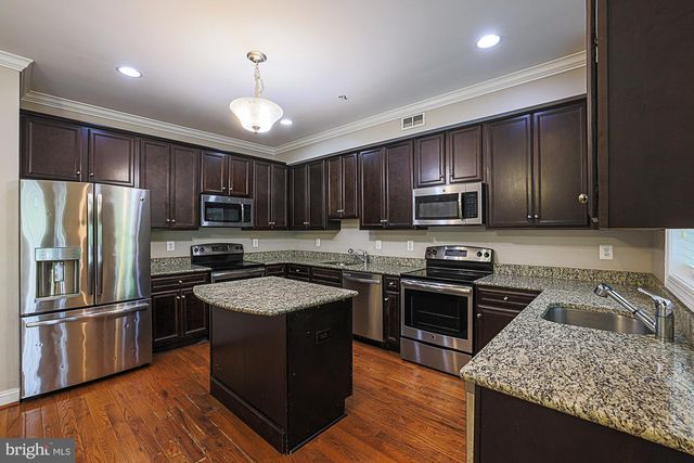 3709 FORDS LN, Baltimore, MD 21215
