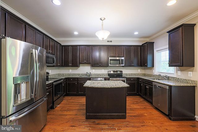 3709 FORDS LN, Baltimore, MD 21215